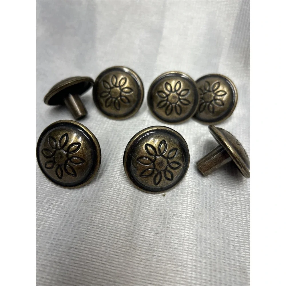 Antique Elegant Daisy Like Floral Pattern 7 Cabinet Drawer Pulls Brass Finish